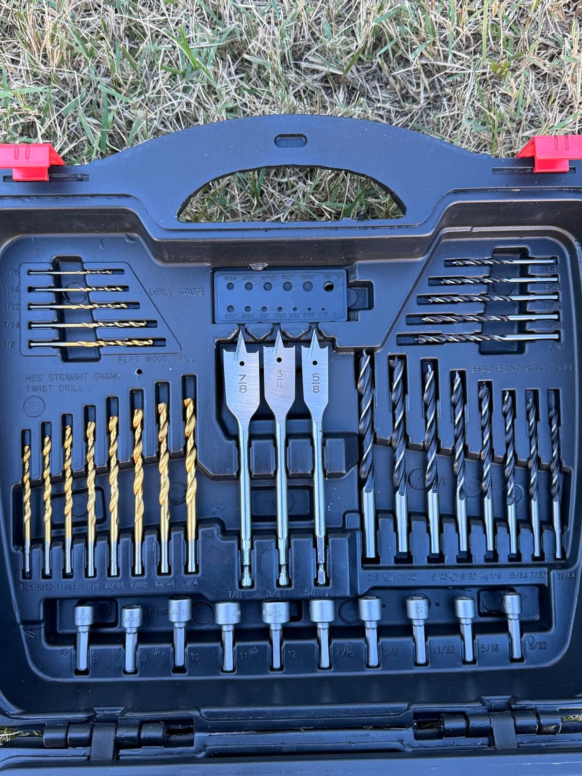 Skil 7.5 Amp 1/2-in Corded Hammer Drill with 100pcs Drill Bit Set With Variable Speed- HD182002 customer photo 1
