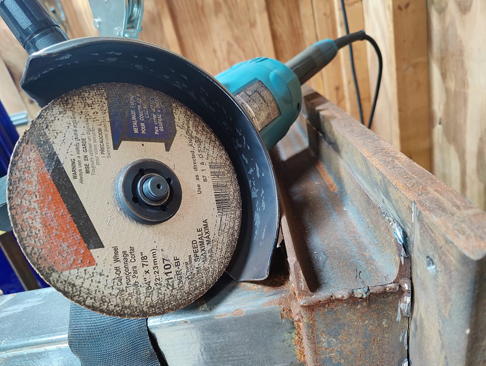 Makita GA7021 7