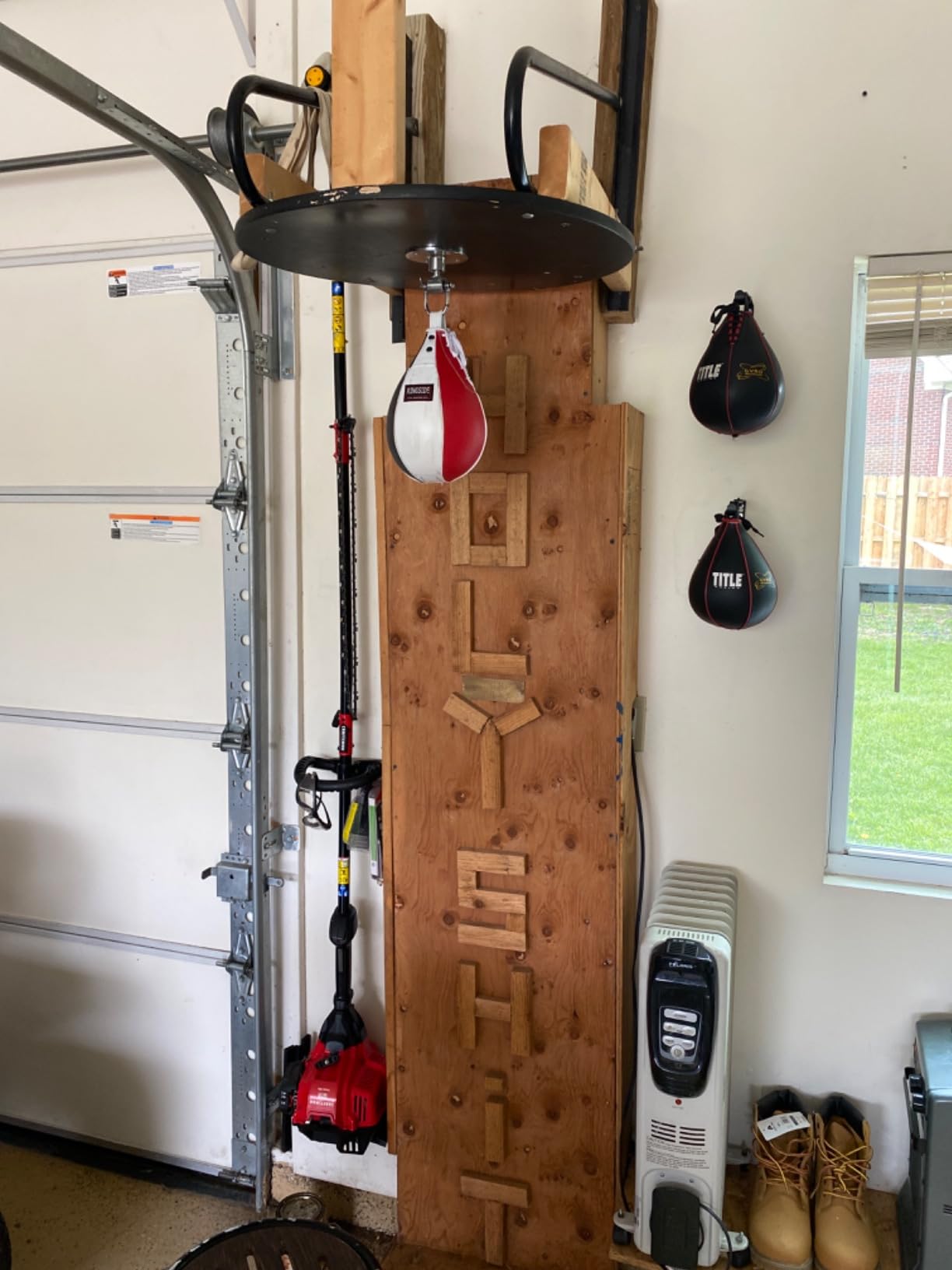 Ringside Boxing Speed Bag – Durable Leather Construction with Reinforced Triple-Stitched Seams and Heavy-Duty Attachment Loop,for Speed and Reflex Training customer photo 1