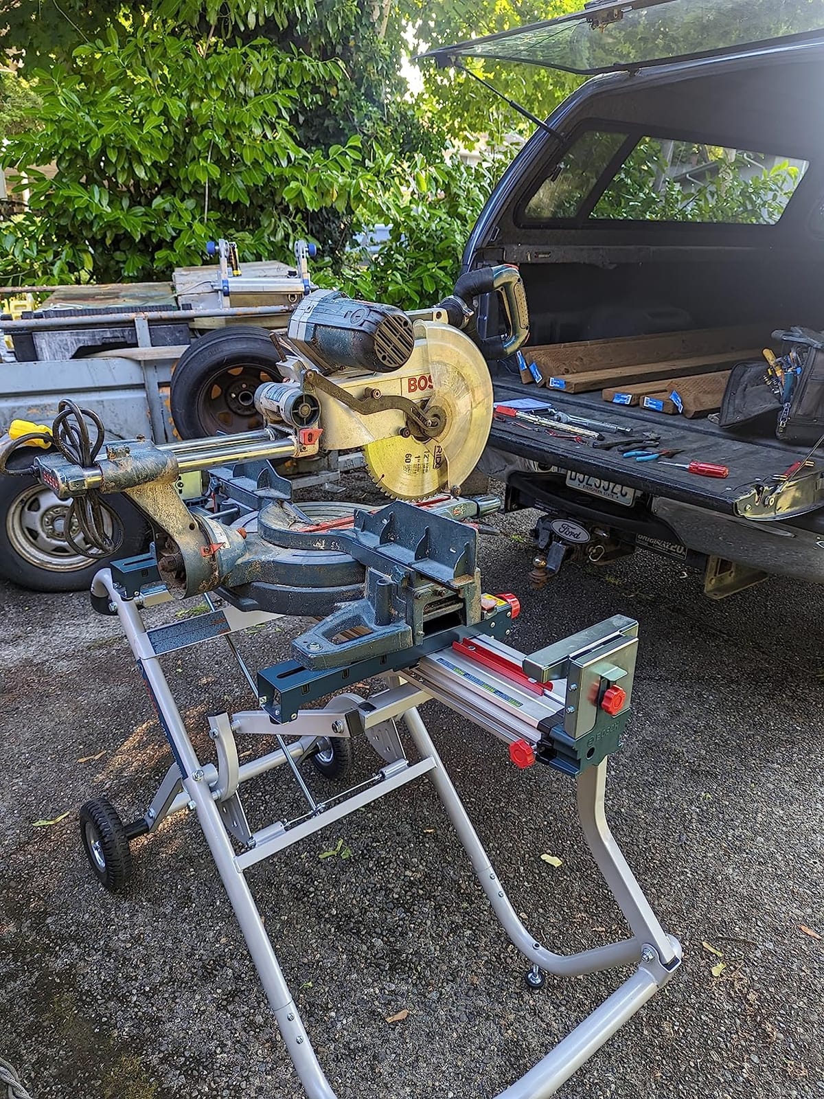 Bosch T4B Gravity-Rise Miter Saw Stand with Wheels customer photo 2