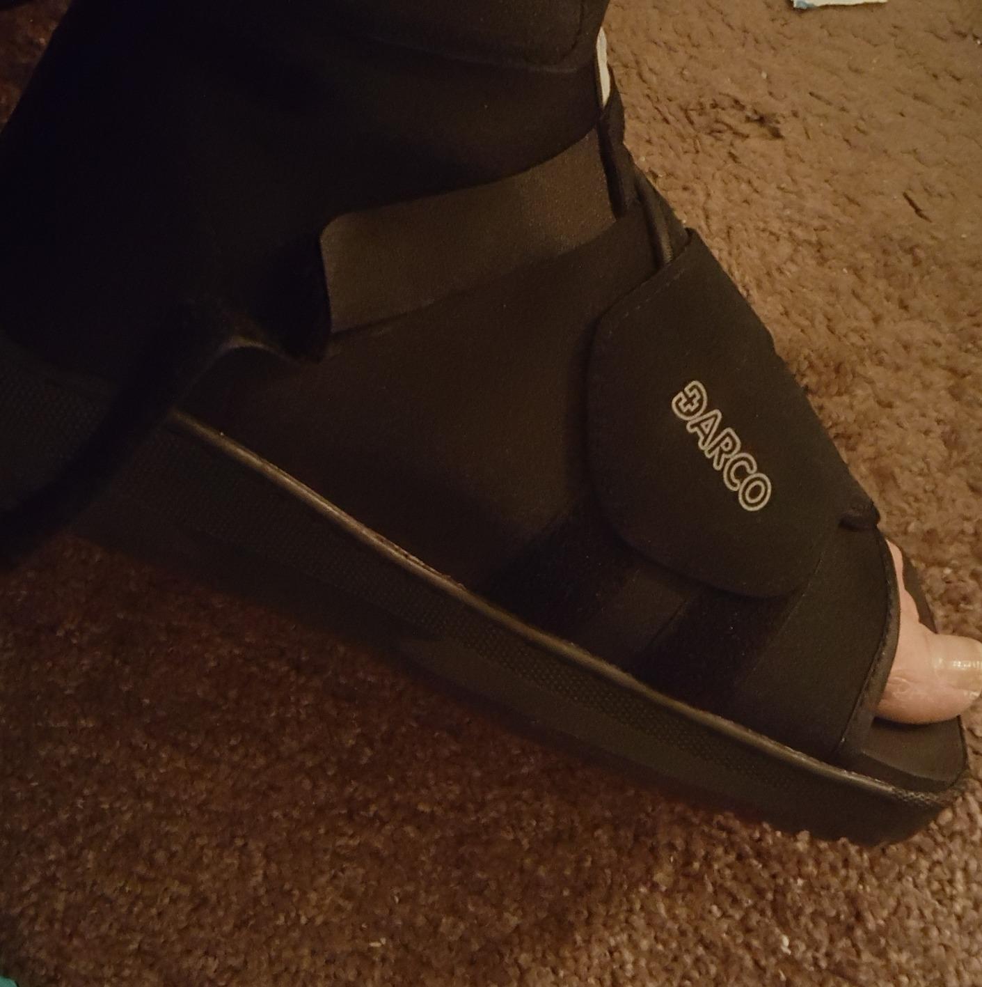 Darco Slim Line Cast Boot, Large customer photo 2
