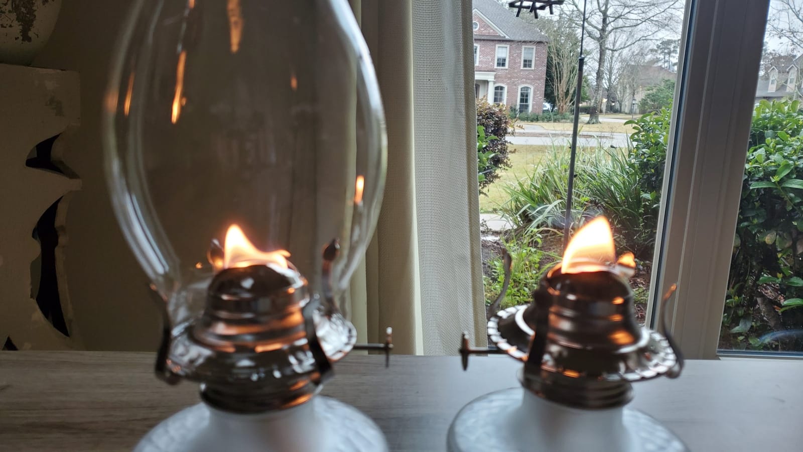 Lamplight Farms 22300 Classic Oil Lamp Frosted Base customer photo 2