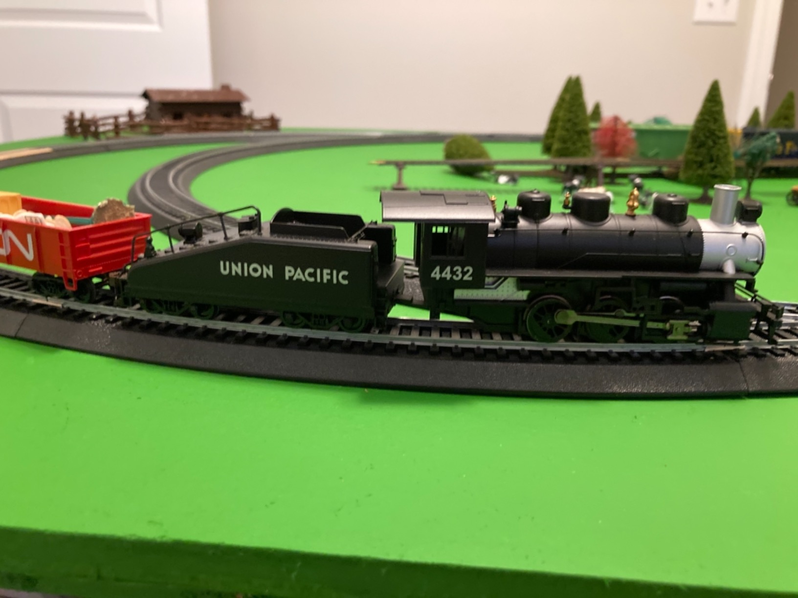 Bachmann Trains - Pacific Flyer Ready To Run Electric Train Set - HO Scale customer photo 2