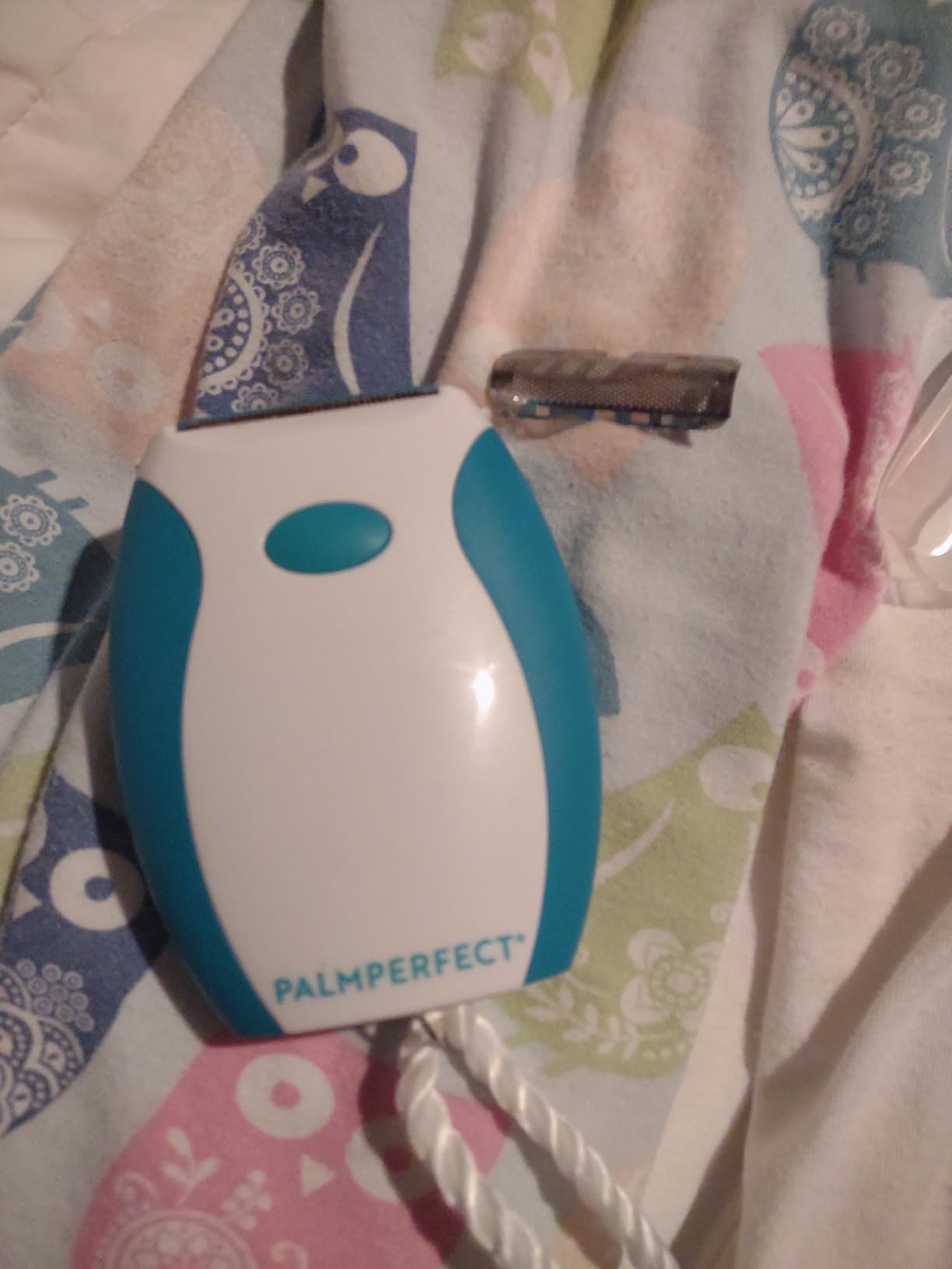 PalmPerfect Electric Shaver for Women, Triple Blade Razor, Wet/Dry customer photo 2