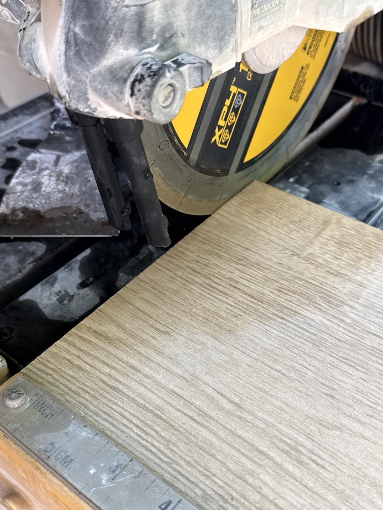 DEWALT Diamond Blade for Tile, Wet Cutting, 10-Inch x .060-Inch (DW4764) customer photo 1