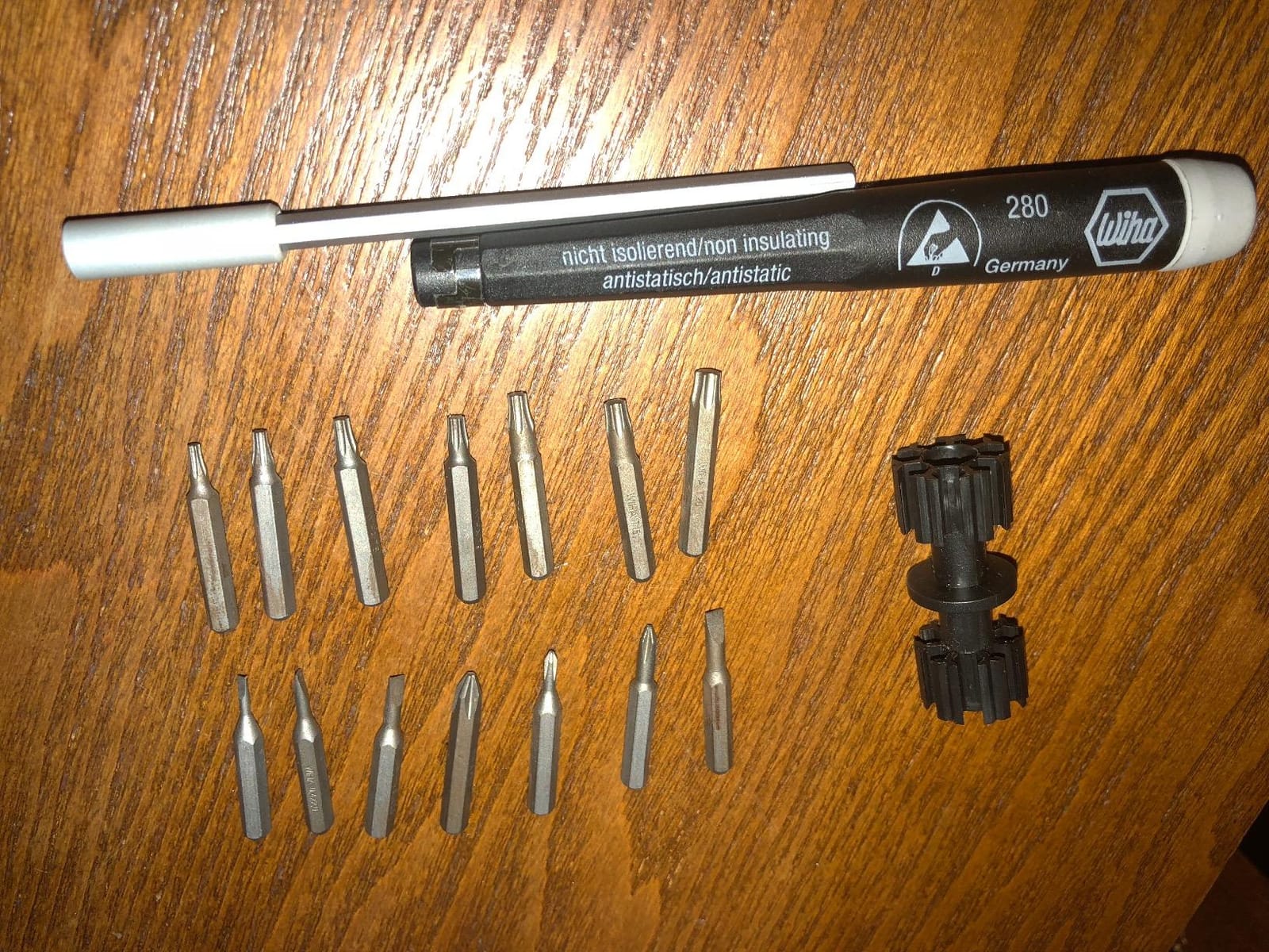 Wiha 75093 16 Piece System 4 ESD Slotted, Phillips and Torx Micro Bit Set customer photo 2
