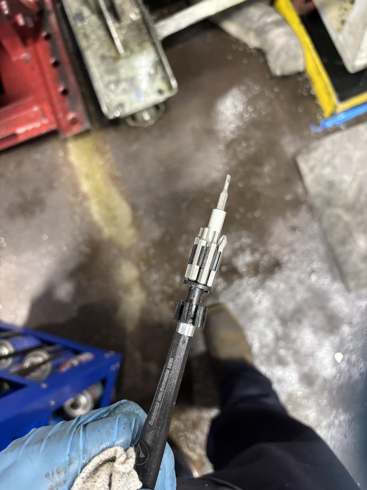 Wiha 75095 Micro Bit Set with ESD Safe Handles, Slotted, Phillips and Hex Metric, 16 Piece customer photo 1