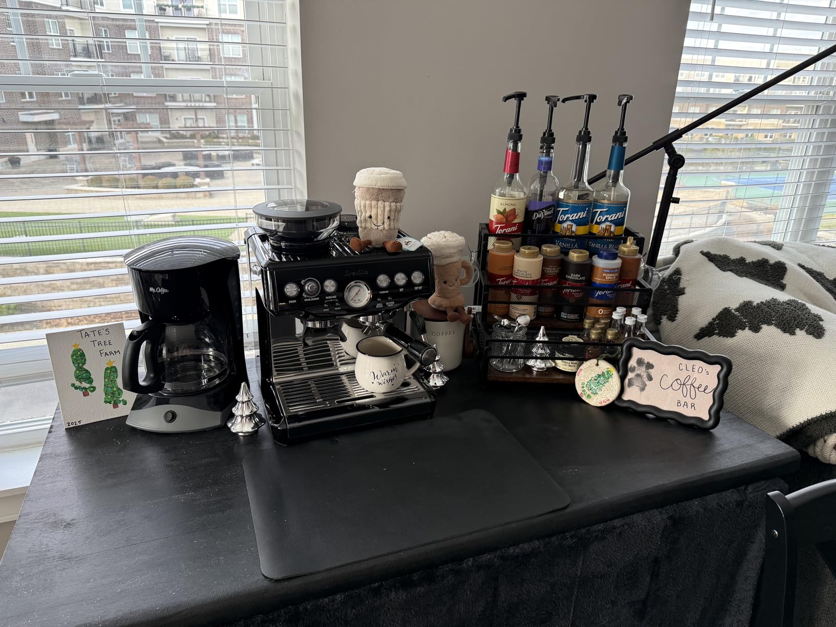 Mr. Coffee Black Coffee Maker, 12 Cups, with Auto Pause and Glass Carafe, Perfect for Home and Office Use customer photo 1