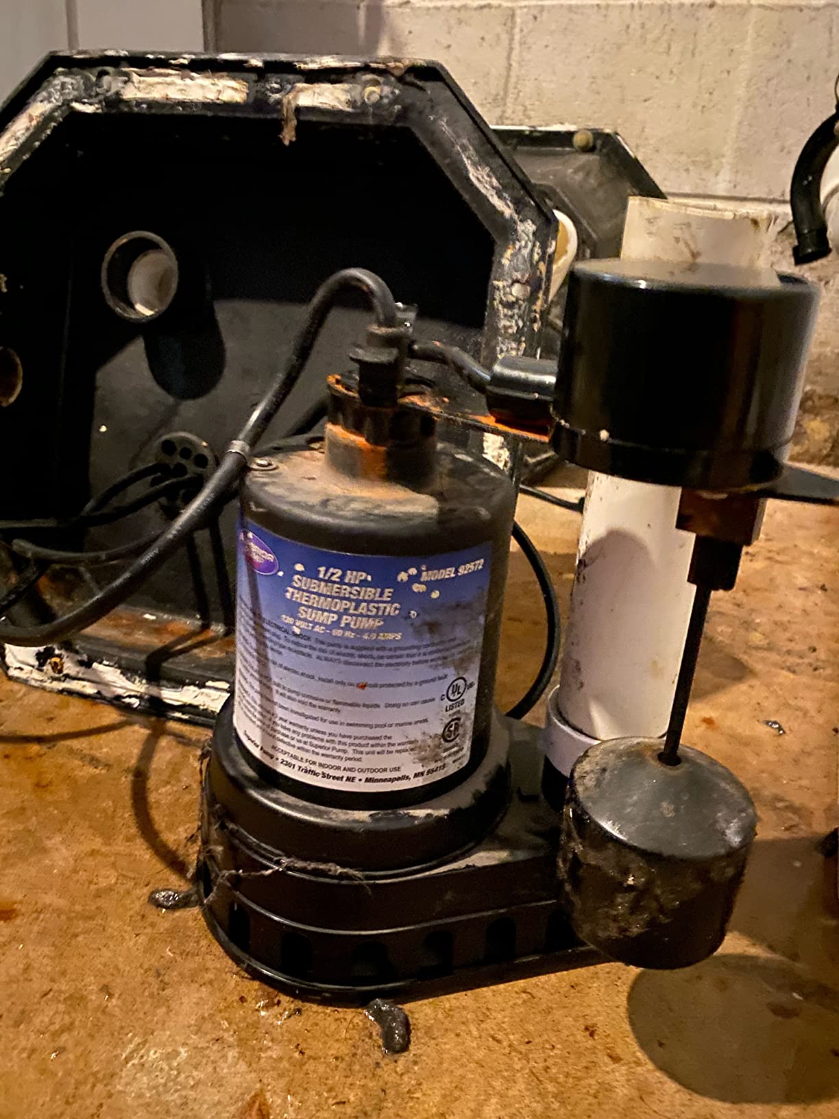 Superior Pump 92572 1/2 HP Thermoplastic Submersible Sump Pump with Vertical Float Switch customer photo 2