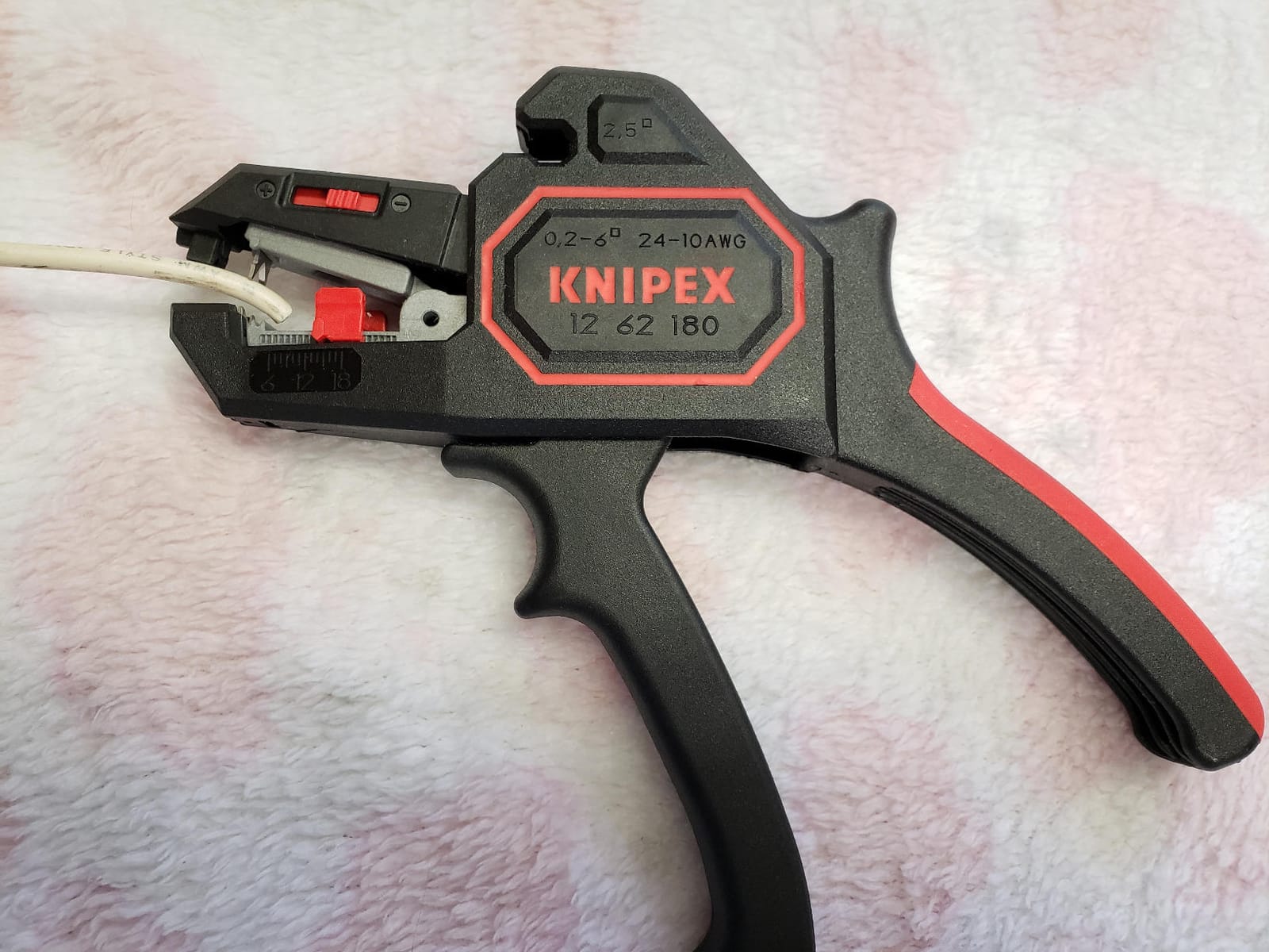 KNIPEX Automatic Wire Stripper 10-24 AWG, 7.25 customer photo 2