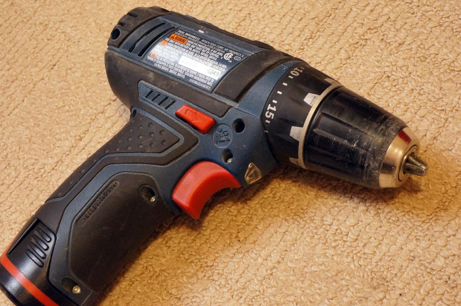 BOSCH PS31-2A 12V Max 3/8 Inch Drill/Driver Kit with 2 Batteries & Charger customer photo 2