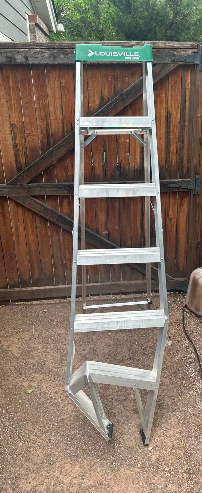 Louisville Ladder AS4006 6-Foot Aluminum Step Ladder, 225-Pound Capacity, Green, 6 Feet customer photo 2