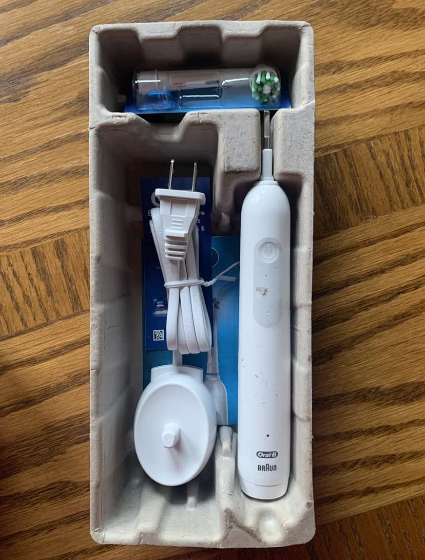 Oral-B Pro 1000 Rechargeable Electric Toothbrush, White customer photo 2