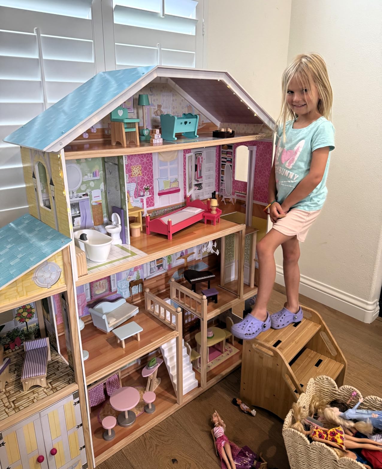 KidKraft Majestic Mansion Wooden Dollhouse with 34 Pieces, Working Elevator customer photo 2