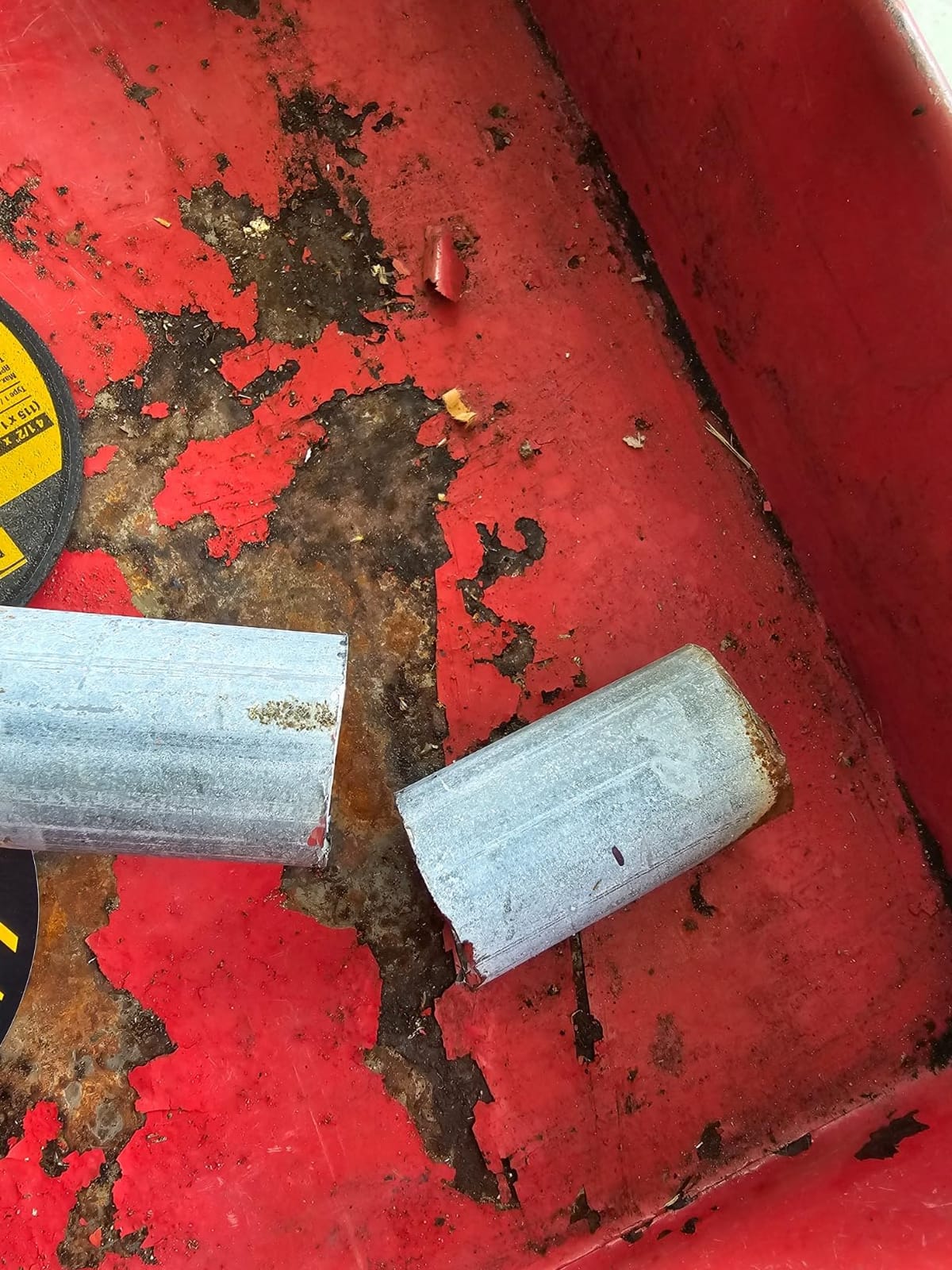 DEWALT 4 1/2 Cut Off Wheel, Angle Grinder Cutting Disc, 5 Pack, Aluminum Oxide Abrasive Chop with 7/8 Arbor for Metal Cutting, Grinding Wheels 4 1/2 in x .045 in (DW8062B5) customer photo 1