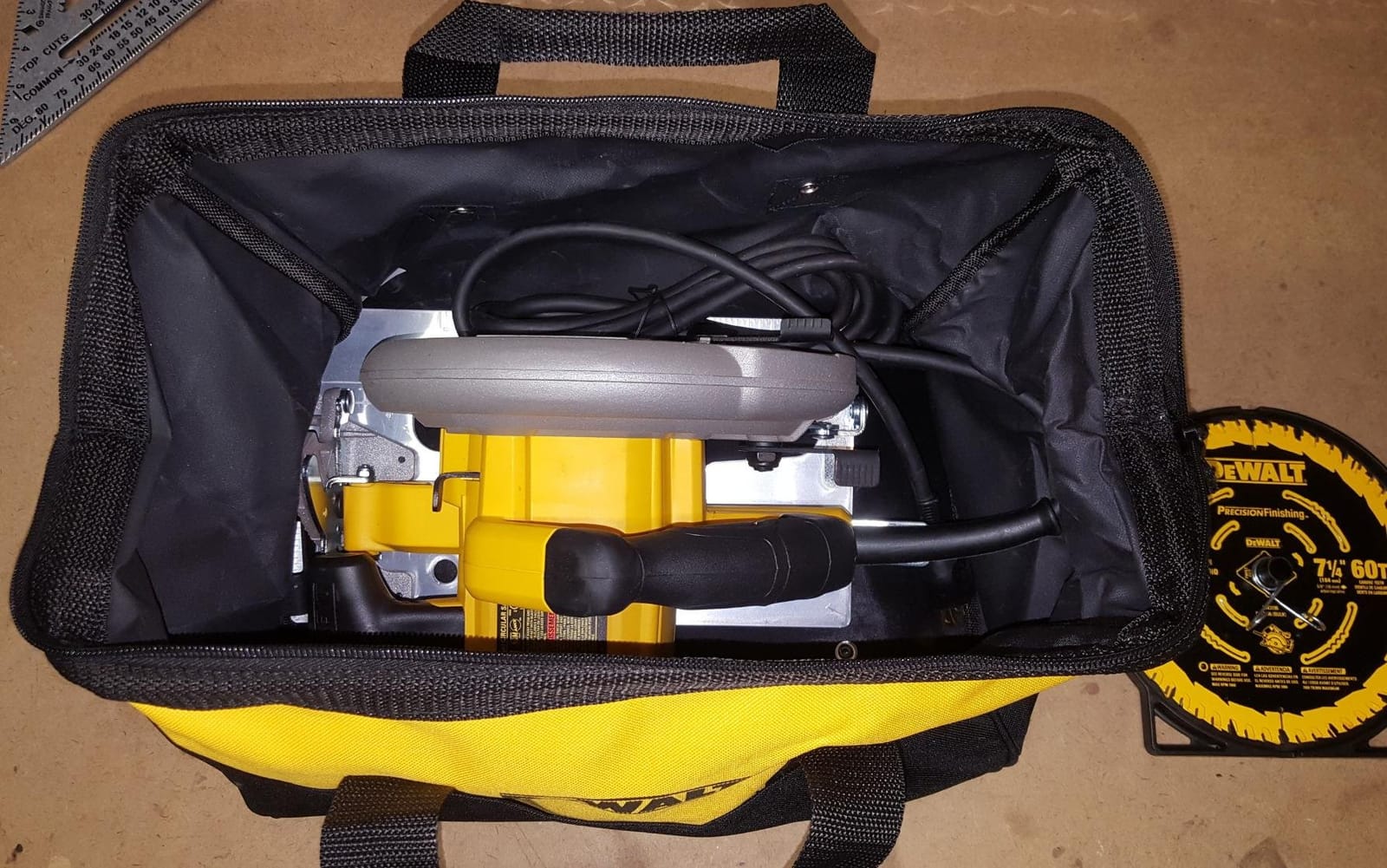 DEWALT Circular Saw, 7-1/4 inch, Pivoting with up to 57 Degree Bevel, Corded (DWE575SB) customer photo 2