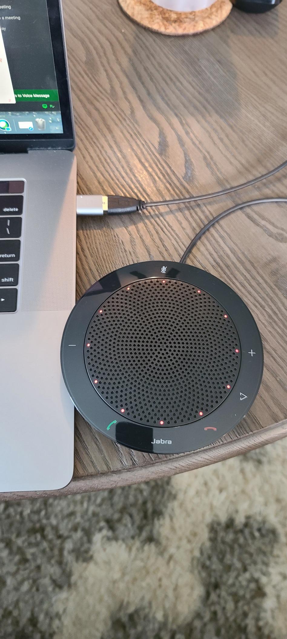 Jabra Speak 410 Corded Speakerphone for Softphones – Easy Setup, Portable USB Speaker for Holding Meetings Anywhere with Outstanding Sound Quality customer photo 1