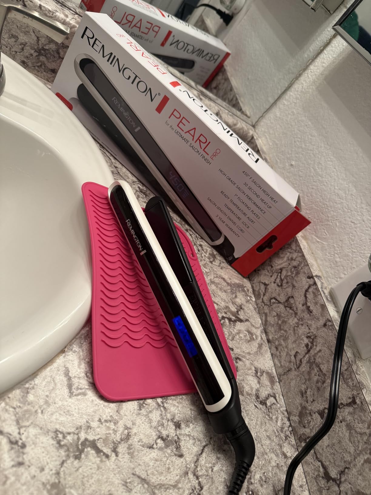 Remington Pearl Pro Ceramic Flat Iron, 1-Inch Floating Plates, Black/White customer photo 2
