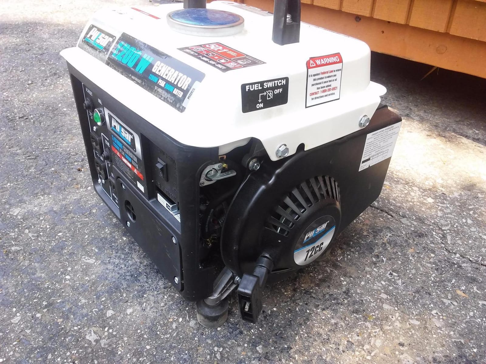 Pulsar PG1202SA 1200W Portable Generator, 900 Running Watts, 71cc 2-Cycle Engine, 40:1 Fuel Mix, 120V & 12V Outlets, Recoil Start customer photo 2