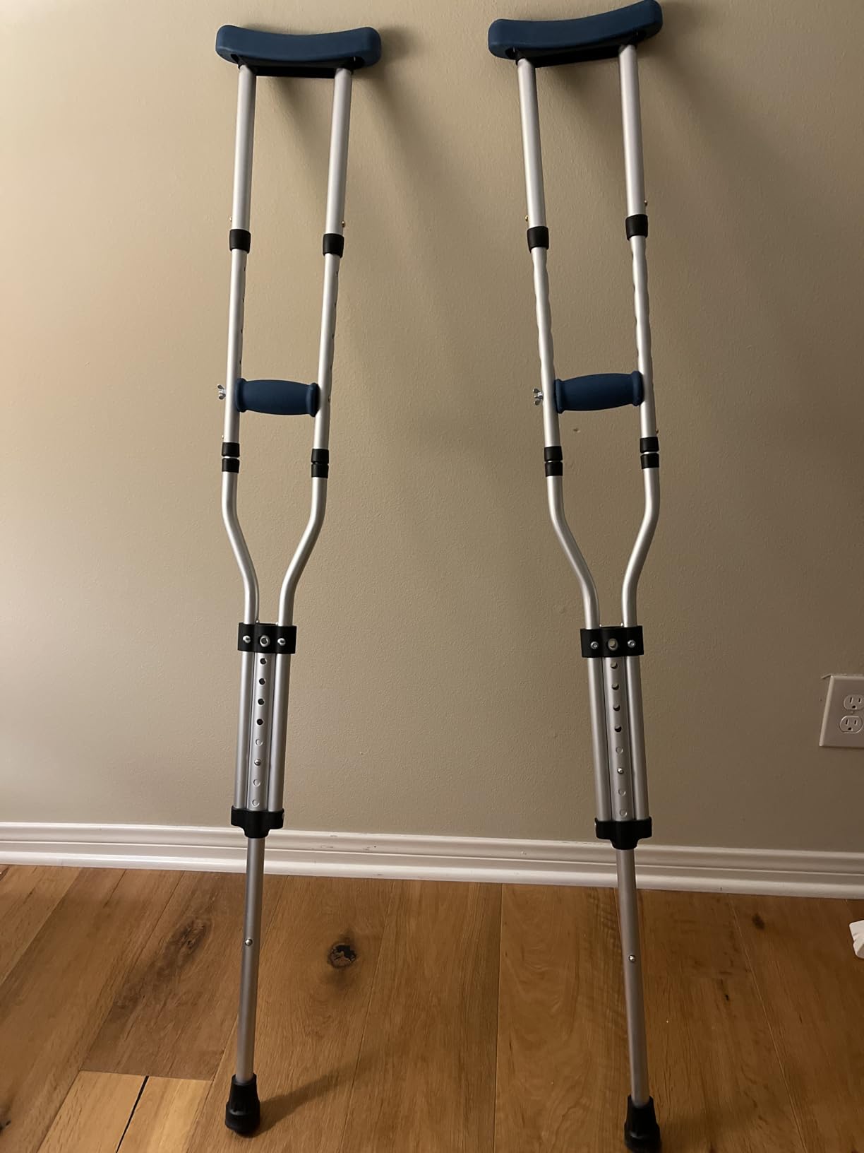 Carex Folding Aluminum Under Arm Crutches for Adults 4'11