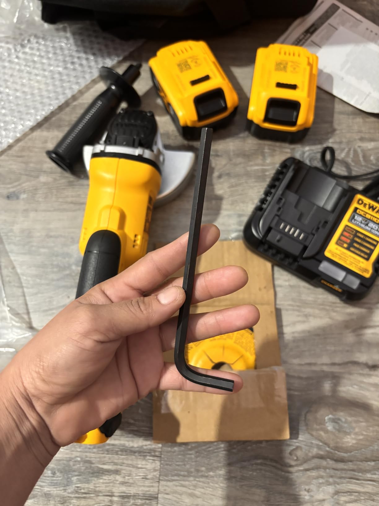DEWALT 20V MAX* Angle Grinder Tool Kit, 4-1/2-Inch (DCG412P2) customer photo 1
