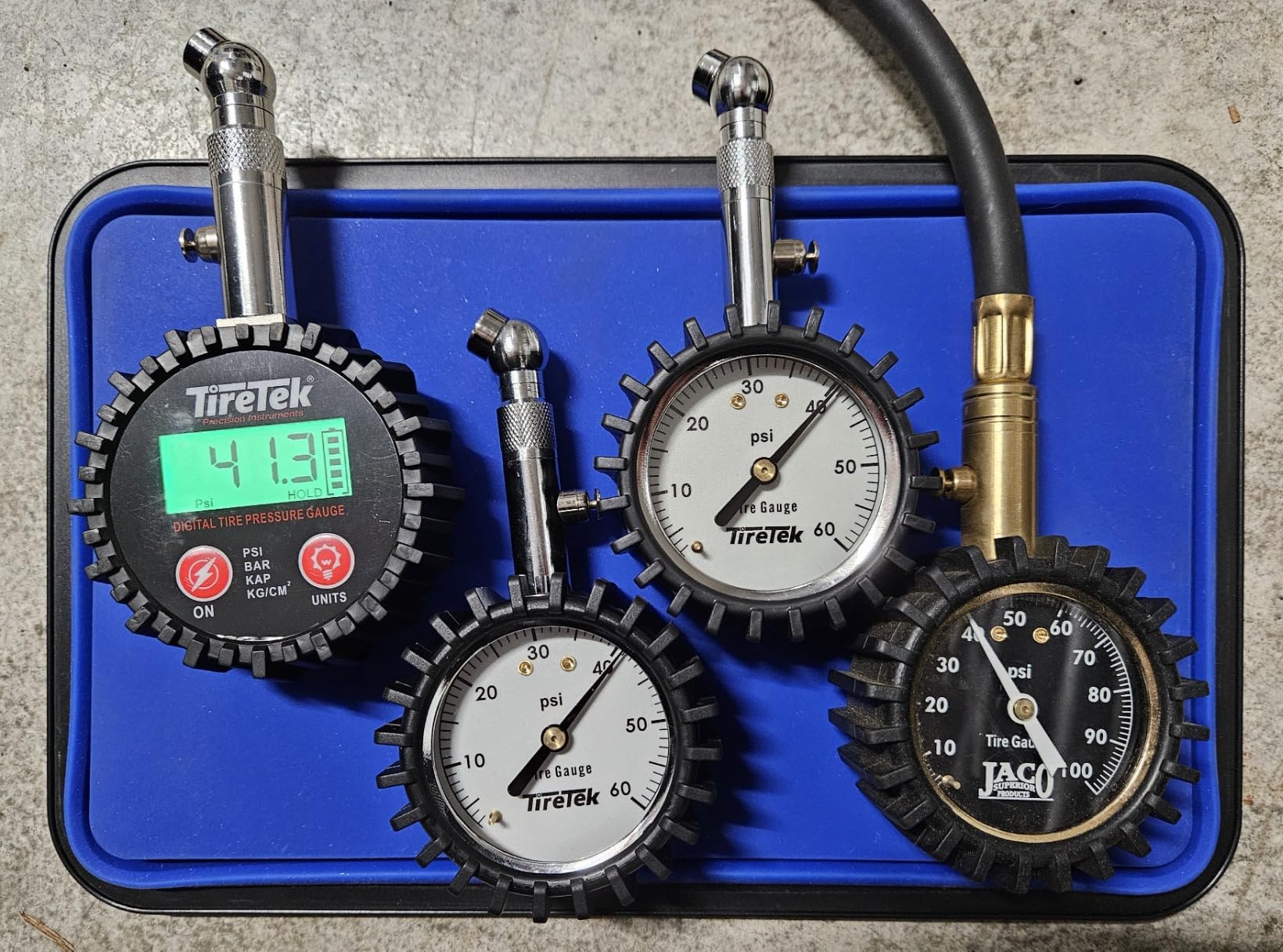 Tire Pressure Gauge for Cars, ANSI Certified 60 PSI Analog Dial Gauge customer photo 2