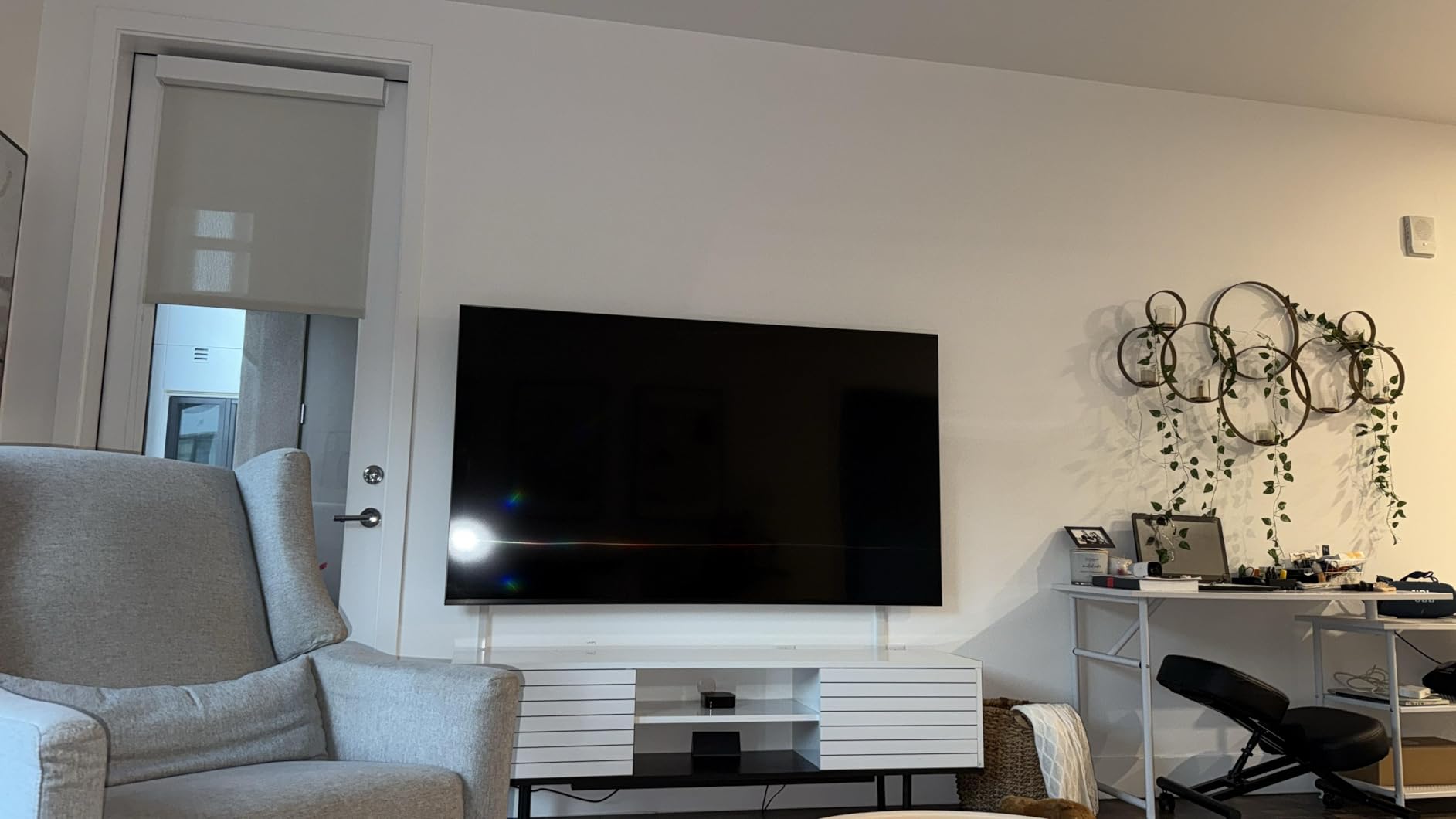 Mounting Dream TV Mount Fixed for Most 42-84 Inch Flat Screen TV UL Listed customer photo 1
