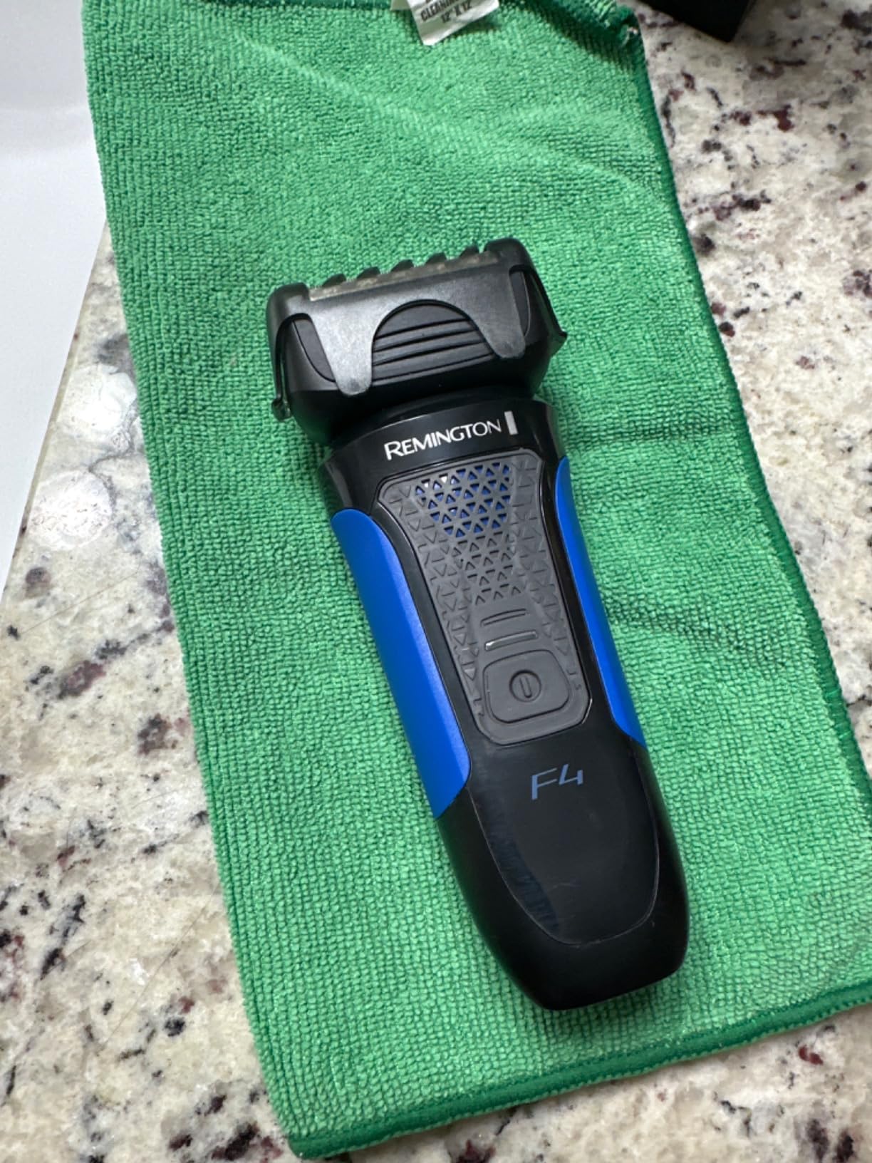 Remington Comfort Series Foil Shaver for Men, Electric Shaver, Blue customer photo 2