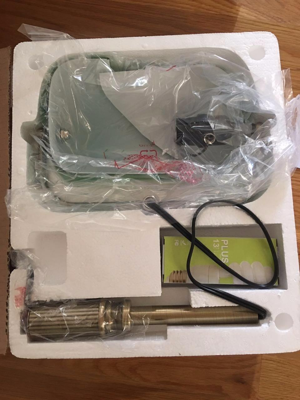V-LIGHT Traditional Style CFL Banker's Desk Lamp with Green Glass Shade (VS688029AB) customer photo 1