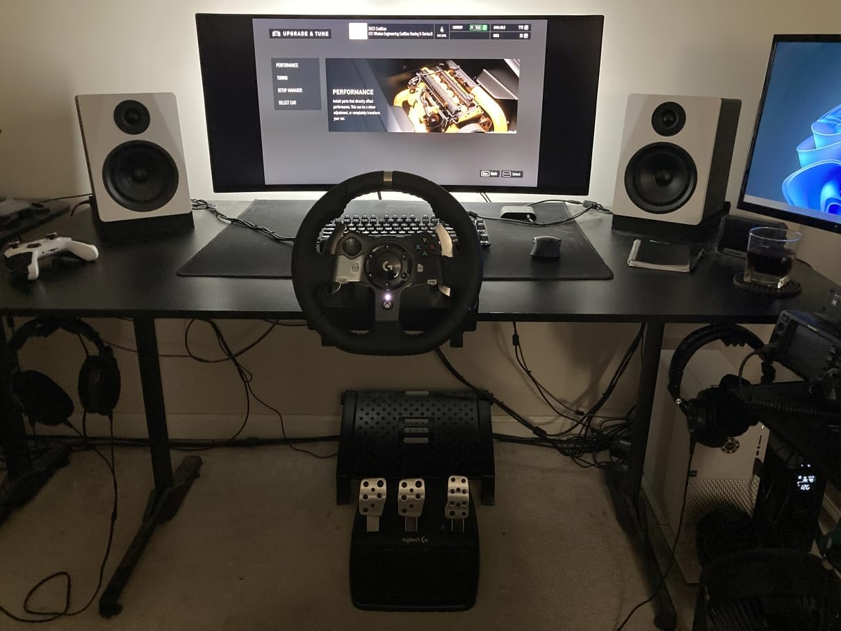 Logitech G920 Racing Wheel and Pedals for Xbox X|S/Xbox One/PC customer photo 2