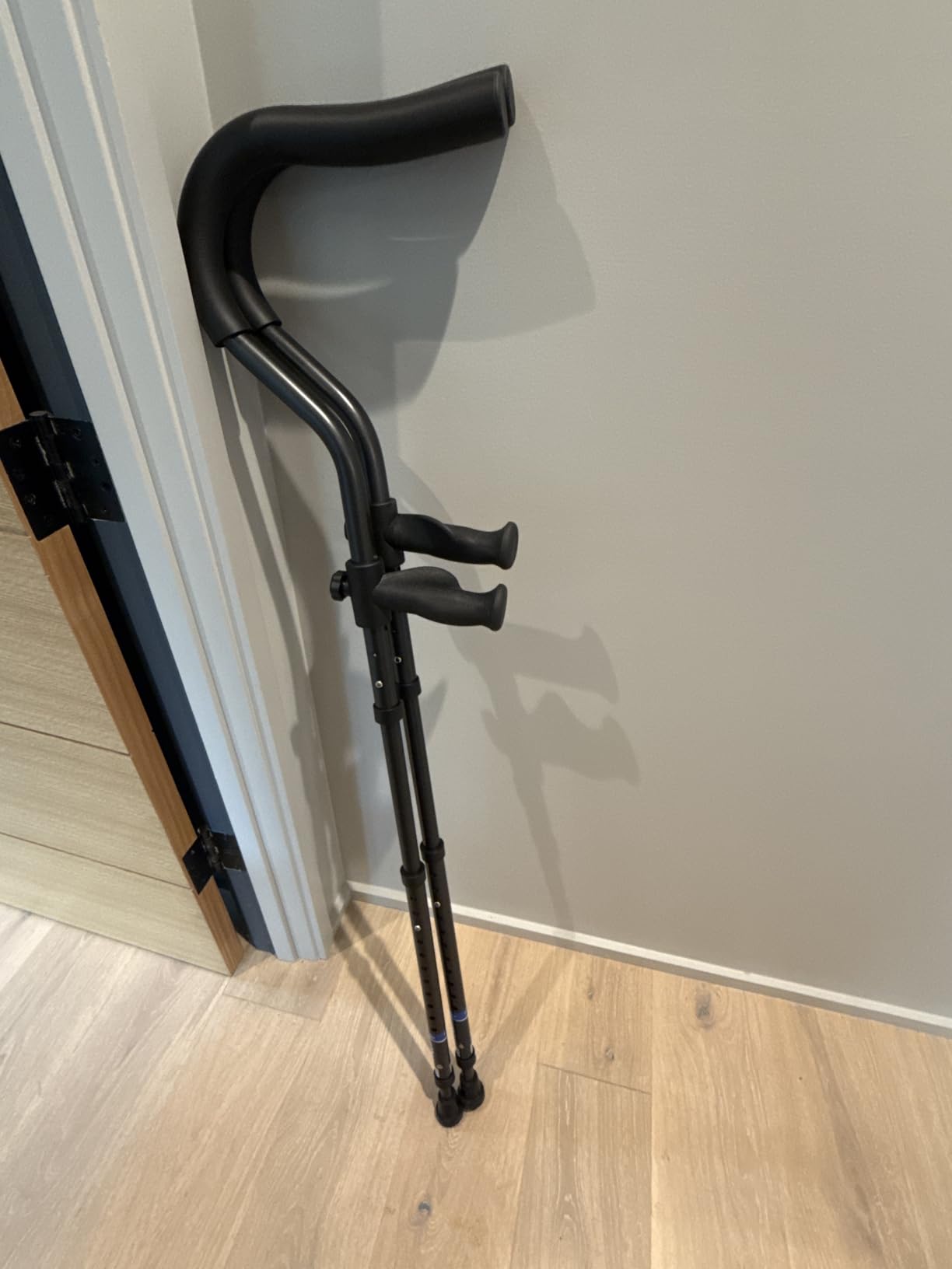 in-Motion Pro Underarm Crutches for Adults, Spring Assist, Foldable customer photo 2