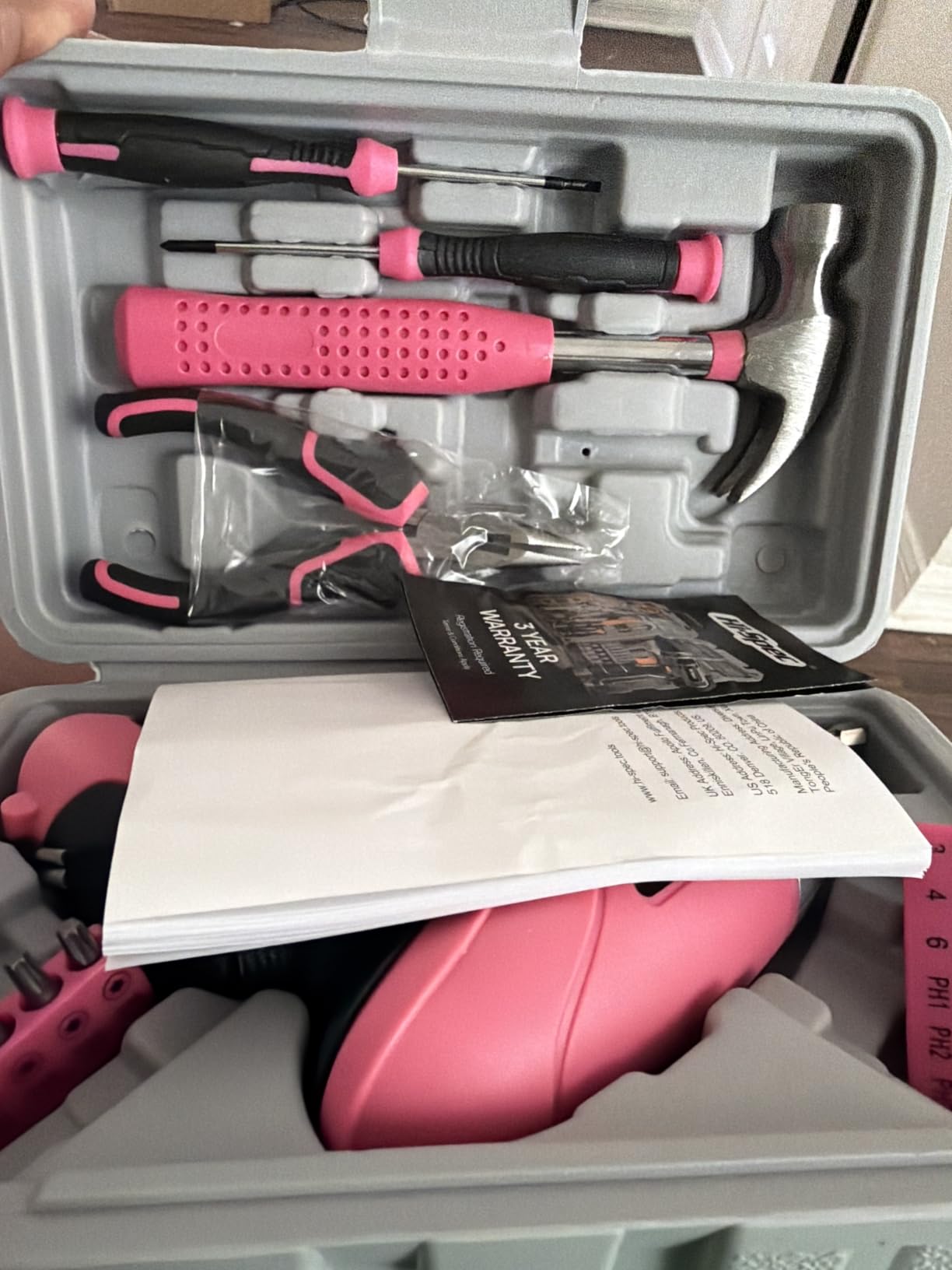 Hi-Spec Small Electric Screwdriver, Mini Drill Set, Rechargeable 3.6V Cordless Screwdriver with 26 Driver Bits, Power Tool for Small Projects & Home Use, Pink customer photo 1