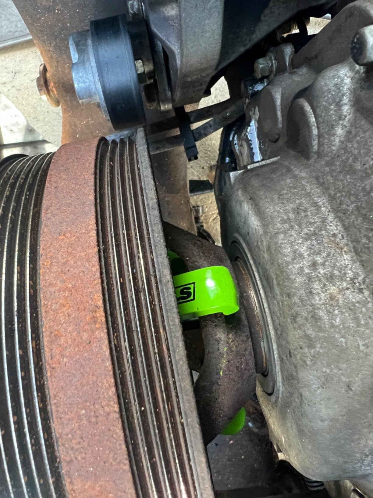 OEMTOOLS Harmonic Balancer Puller Kit, Adjustable 3-Jaw Puller Design customer photo 1