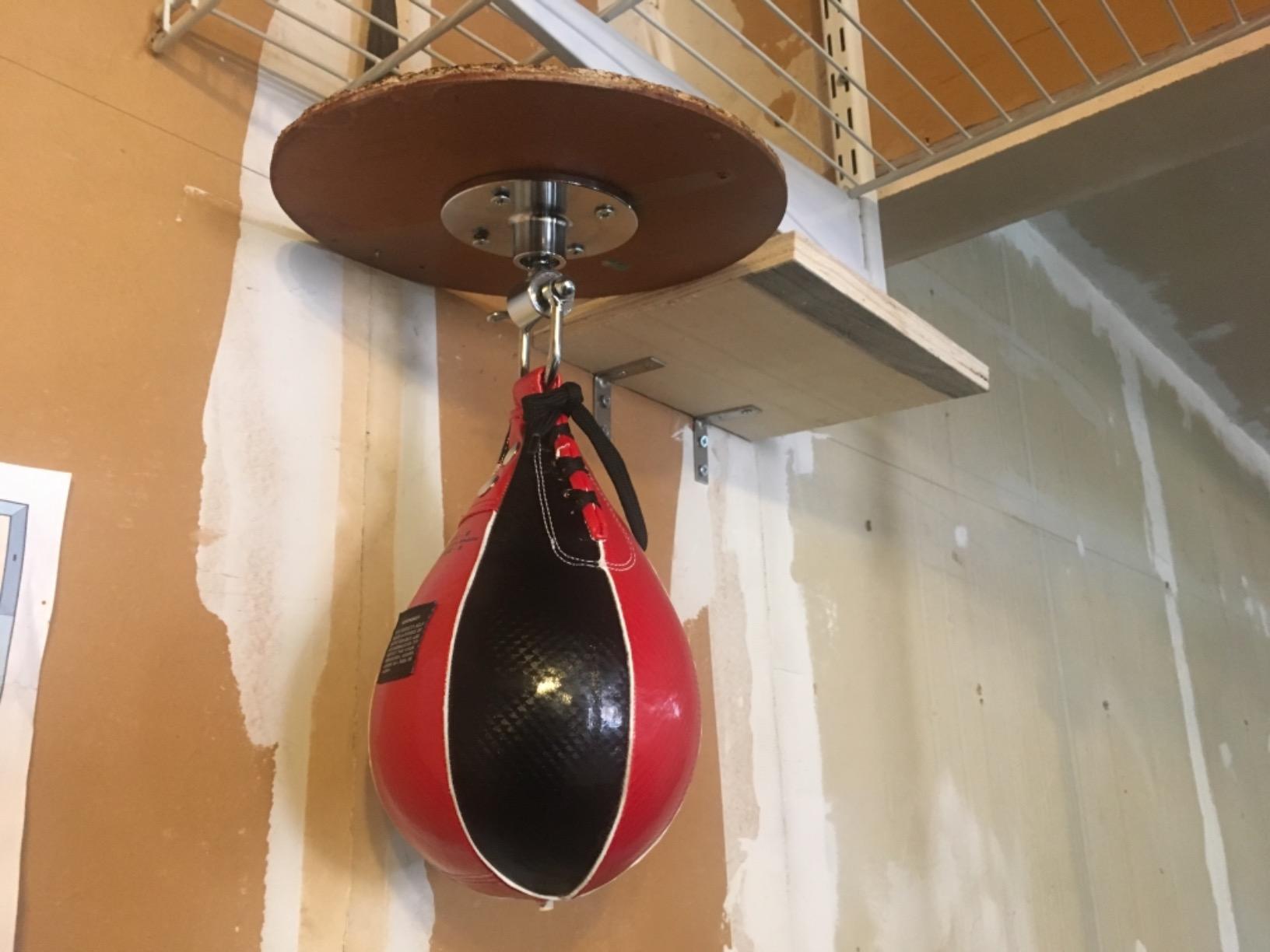Ringside Apex Boxing Speed Bag - Premium Synthetic Leather Punching Ball, Multiple Sizes & Colors, Ideal for Hand-Eye Coordination, Training Equipment for Fighters customer photo 2
