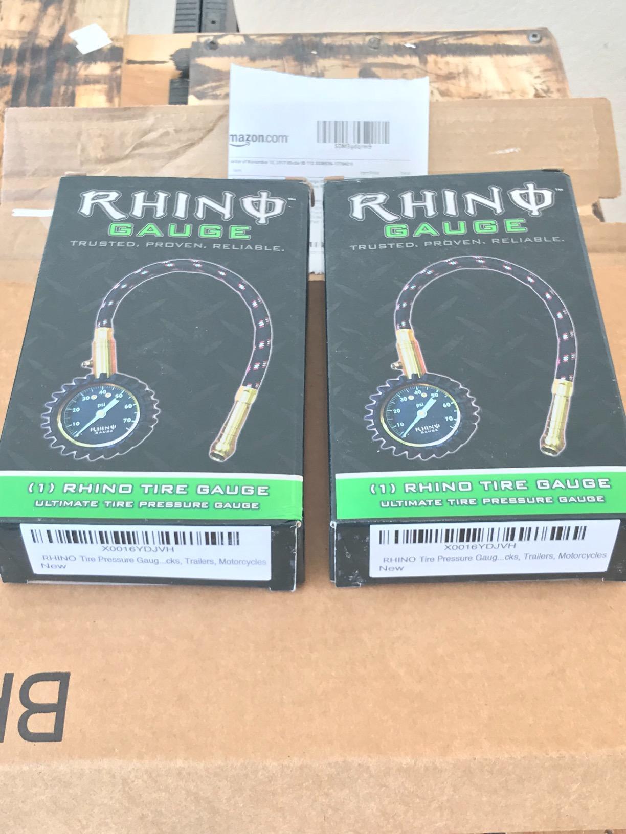 Rhino USA Heavy Duty Tire Pressure Gauge - ANSI Certified Glow Dial customer photo 2