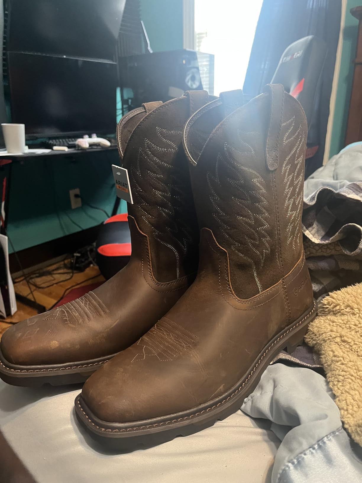 Ariat Men's Groundbreaker Wide Square Toe Work Boots customer photo 1