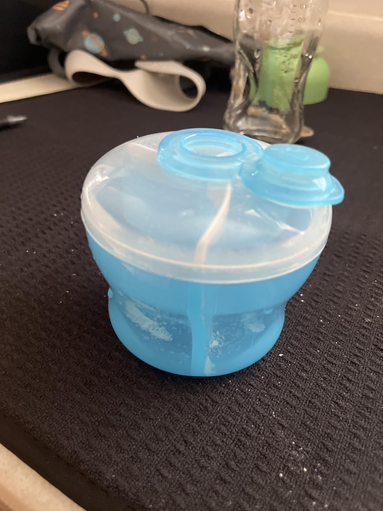 Munchkin® Formula Dispenser to Go, BPA-Free Baby Formula Container, Blue customer photo 2