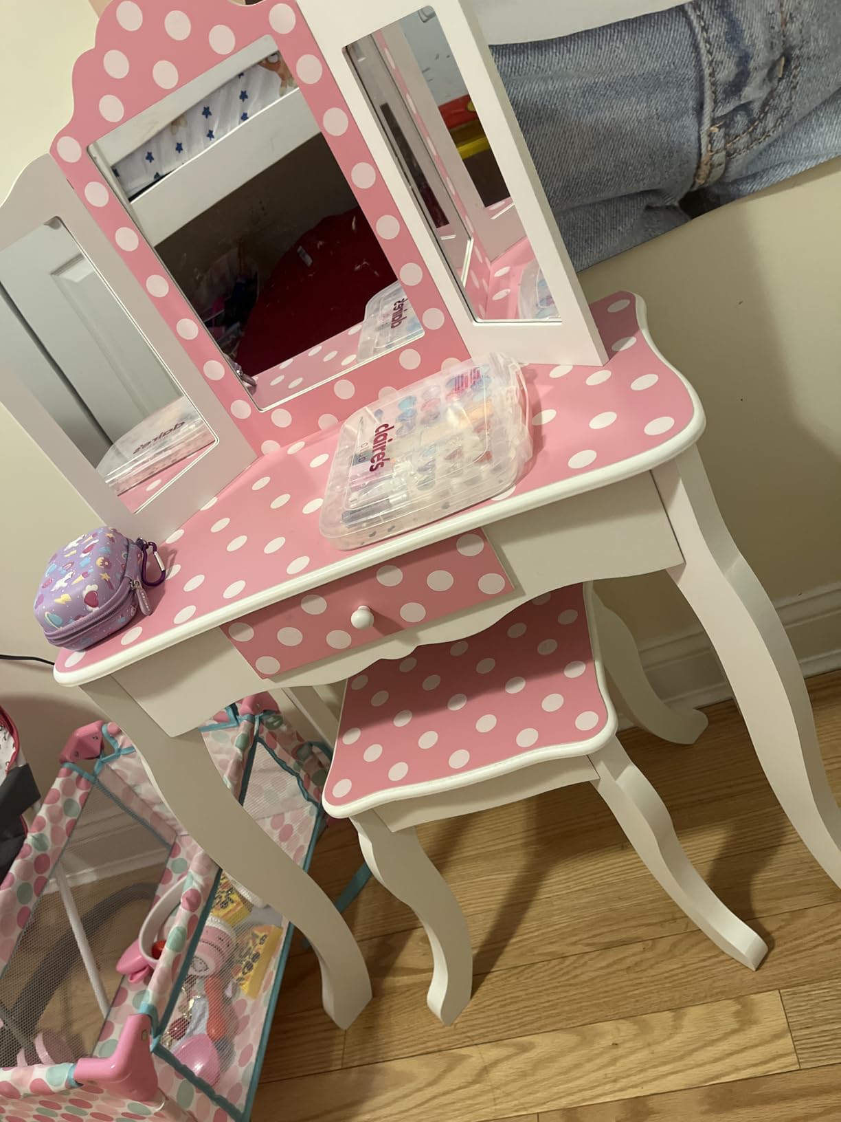 Teamson Kids Princess Gisele Polka Dot Print 2-Piece Kids Wooden Play Vanity Set with Vanity Table, Tri-Fold Mirror, Storage Drawer, and Matching Stool, White with White/Pink Polka Dot Accent customer photo 2