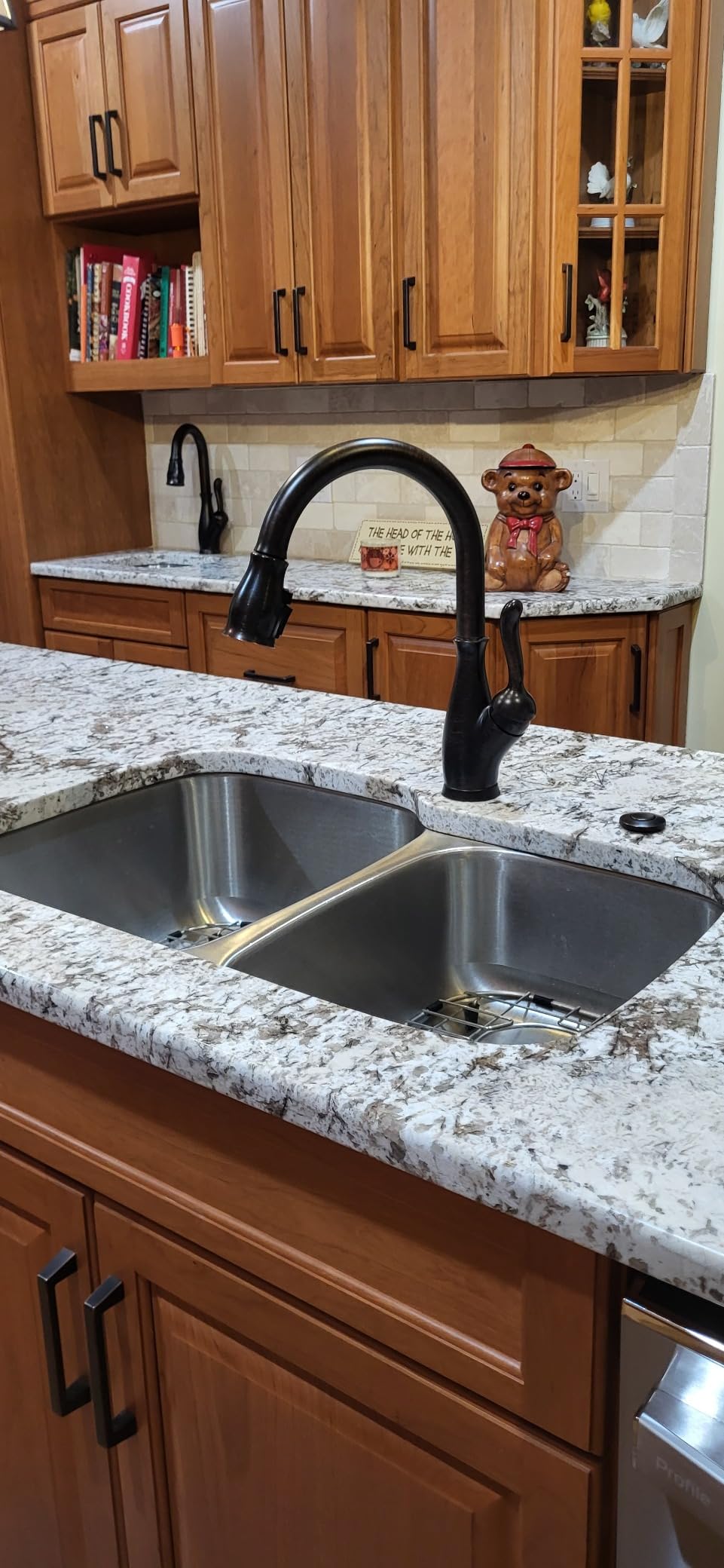 Delta Faucet Leland Bar Faucet Brushed Nickel, Bar Sink Faucet Single Hole, Wet Bar Faucets with Pull Down Sprayer, Prep Sink Faucet, Faucet for Bar Sink, SpotShield Stainless 9678-SP-DST customer photo 2