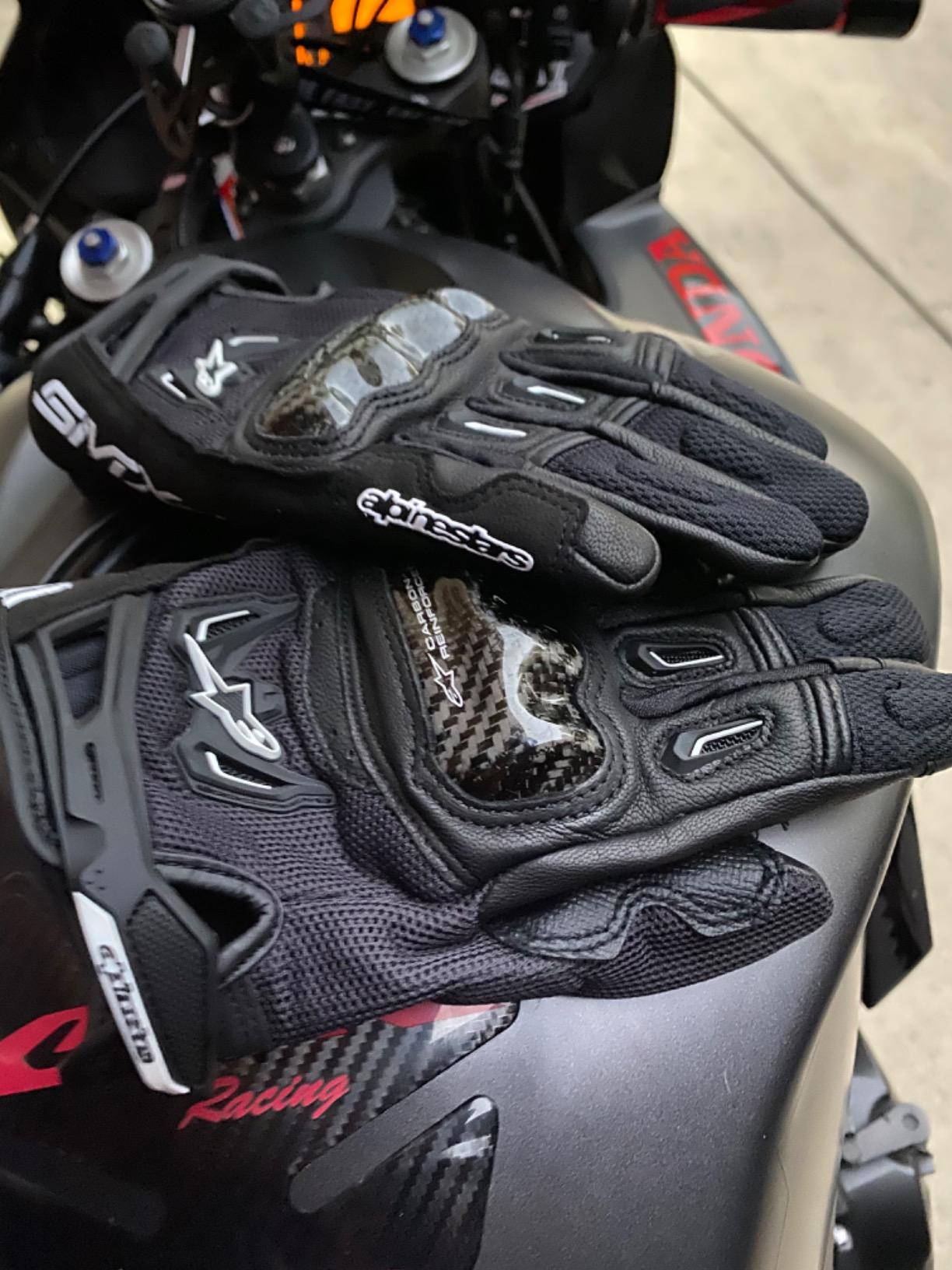 Alpinestars SMX-2 Air Carbon V2 Gloves - Black, Full-Grain Leather & 3D Mesh, Carbon Knuckle Protection, Touchscreen Compatible, Pre-Curved Design customer photo 2