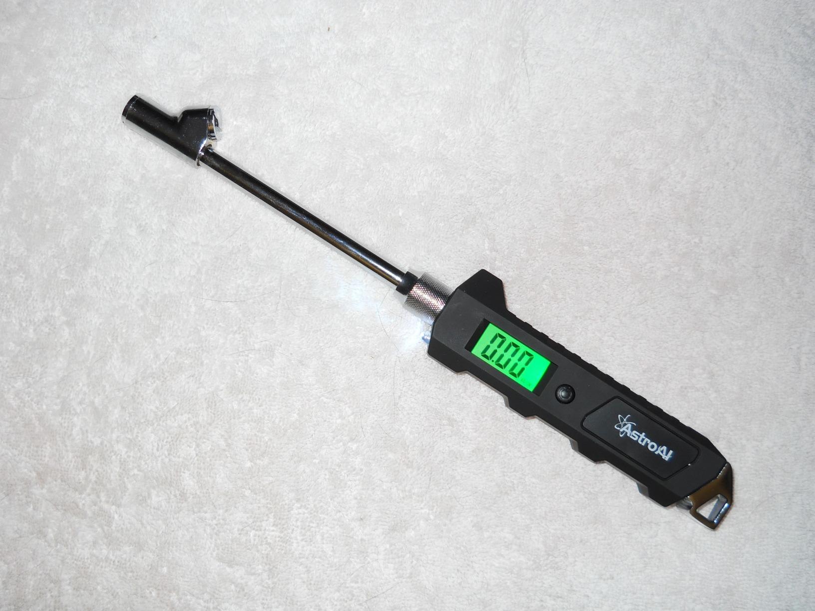 AstroAI Heavy Duty Digital Tire Pressure Gauge 0-230 PSI customer photo 1