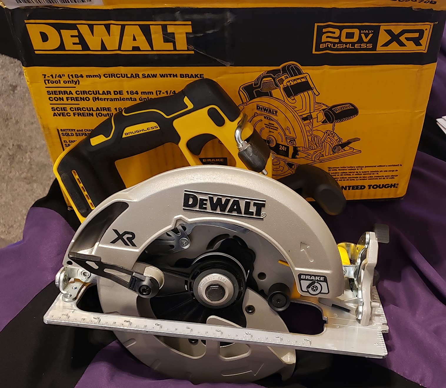 DEWALT 20V MAX Circular Saw Cordless with Brake, 7-1/4 Inch, Tool Only (DCS570B) customer photo 2