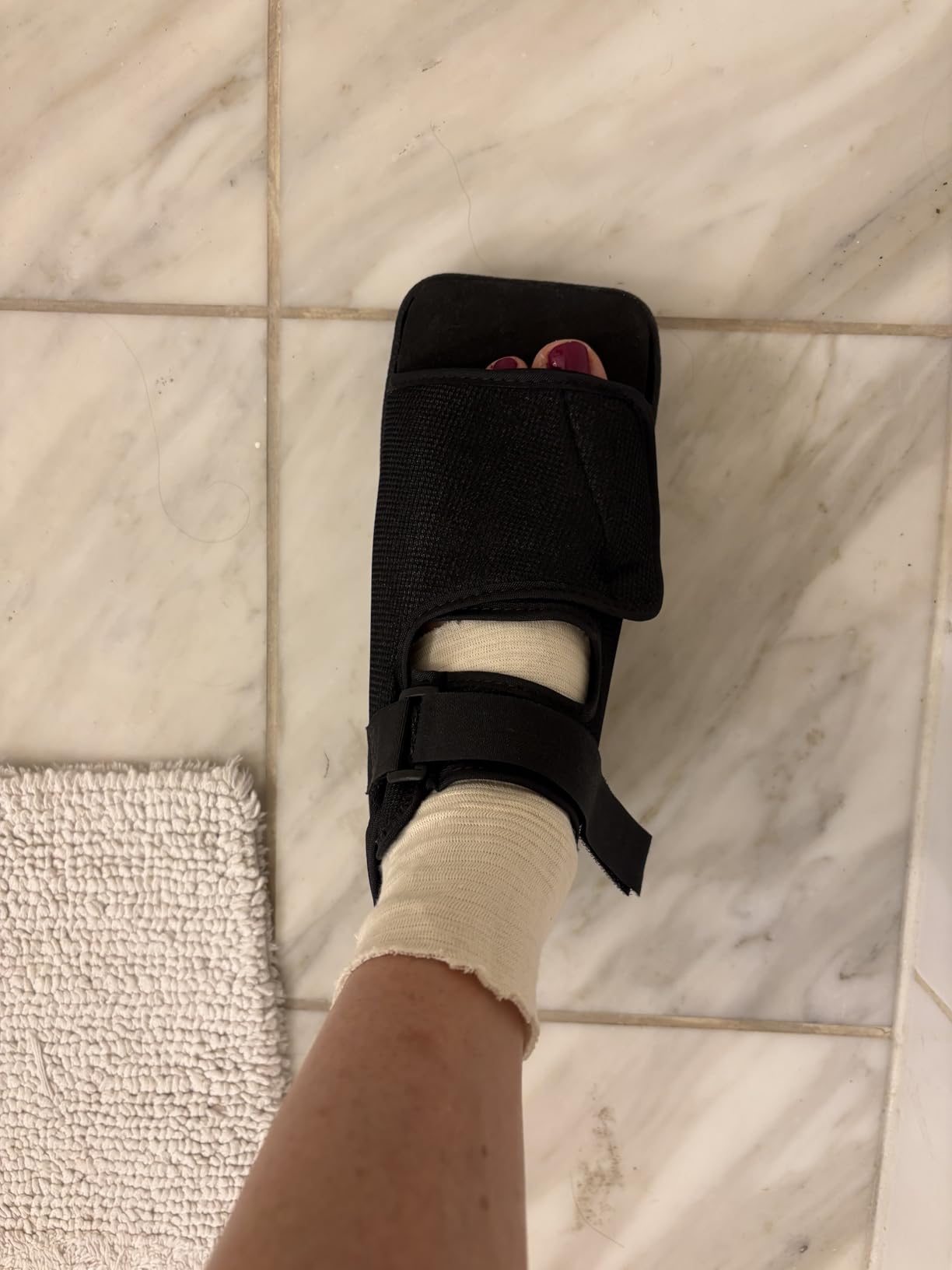 MARS WELLNESS Premium Post Op Broken Toe/Foot Fracture Square Toe Walking Shoe - Womens (Medium (Pack of 1)) customer photo 2