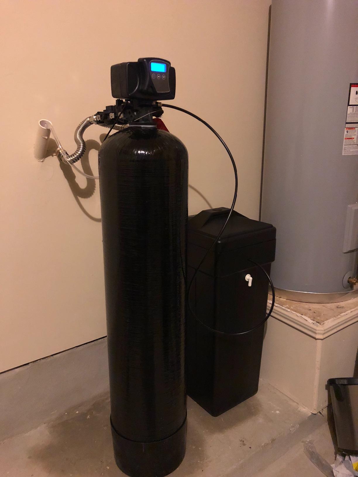 Fleck 5600 SXT Metered 64,000 Grain Water Softener, 10% resin | 10% Commercial Grade Cation Resin, Partially Loaded customer photo 2