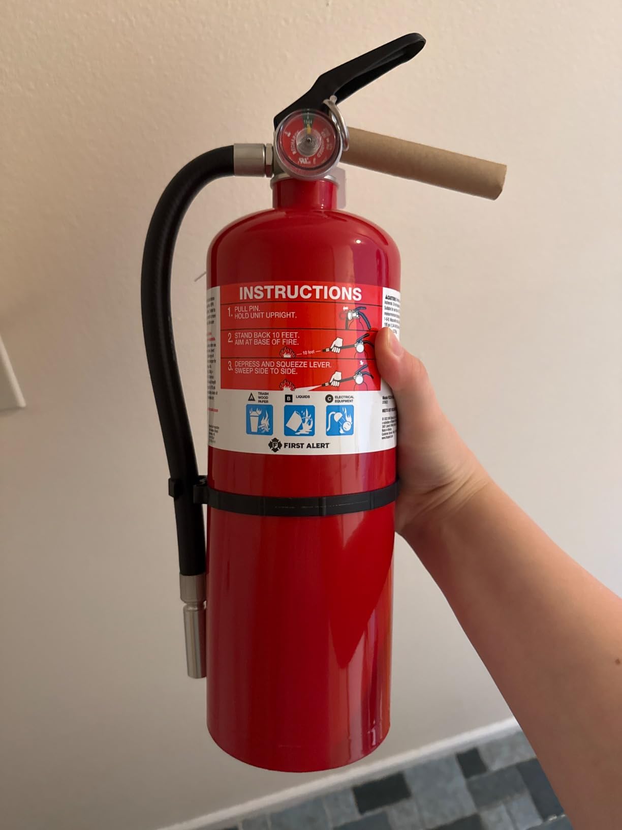 First Alert Fire Extinguisher, Heavy Duty for Home & Commercial Use customer photo 2