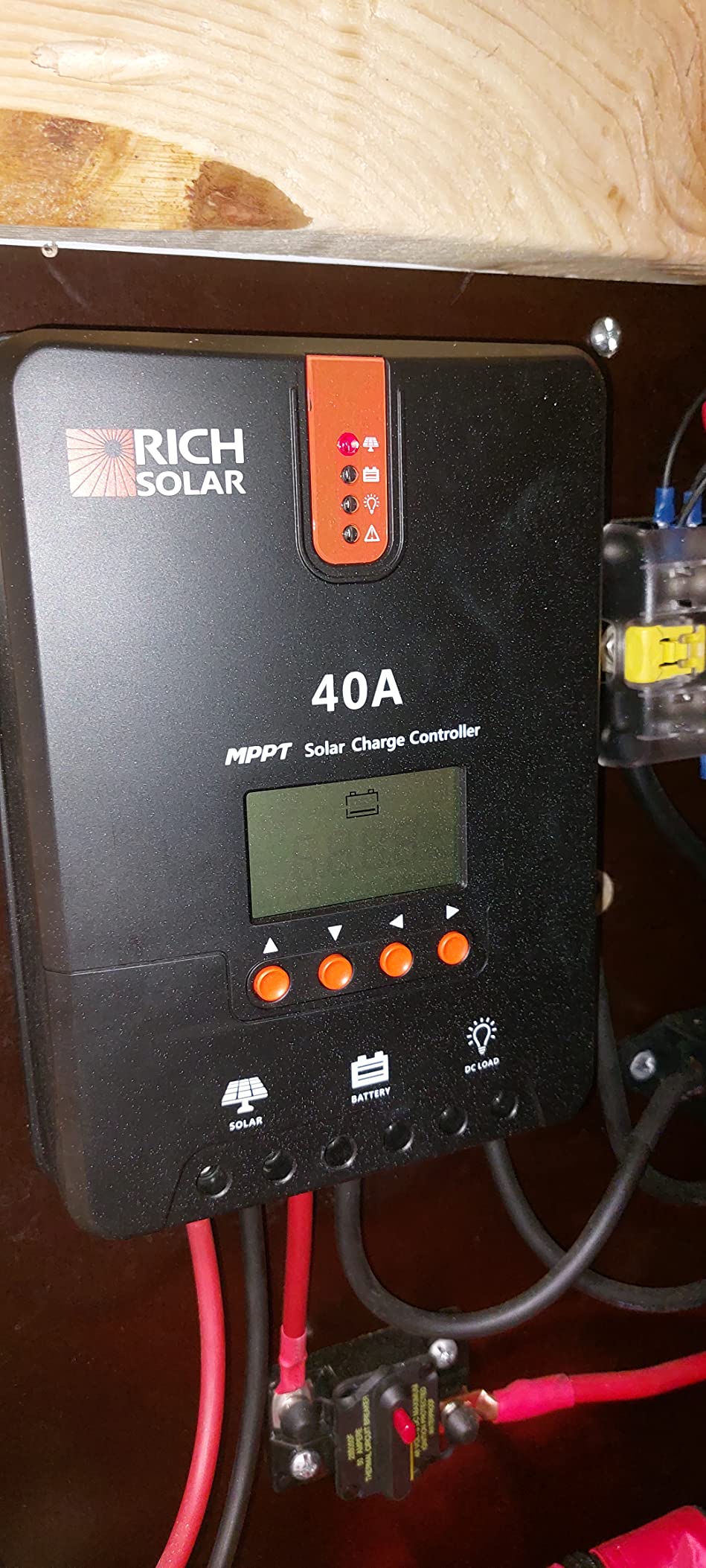 RICH SOLAR 40 Amp 12V/24V DC Input MPPT Solar Charge Controller with LCD Display Solar Panel Regulator for Gel Sealed Flooded and Lithium Battery Negative Ground customer photo 1