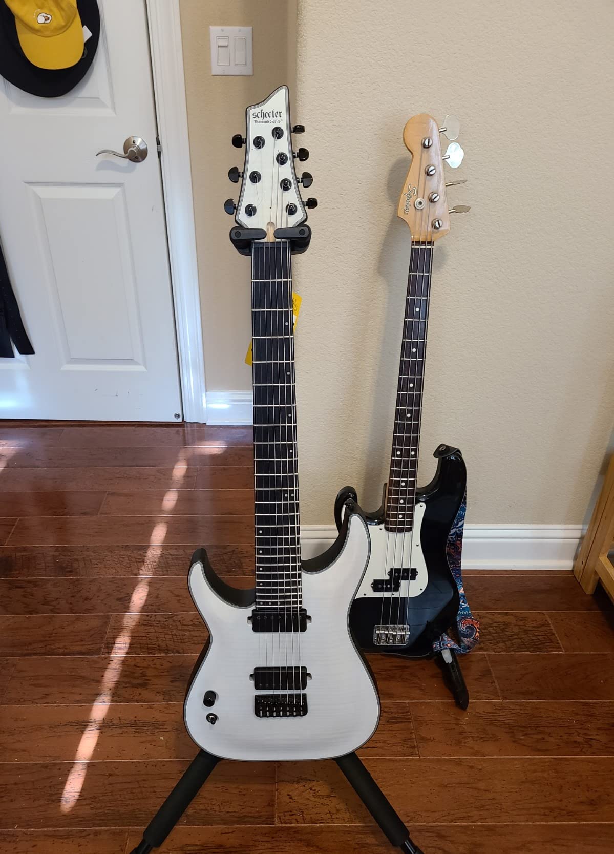 Hercules GS414B + Acoustic Guitar Stand Plus customer photo 2