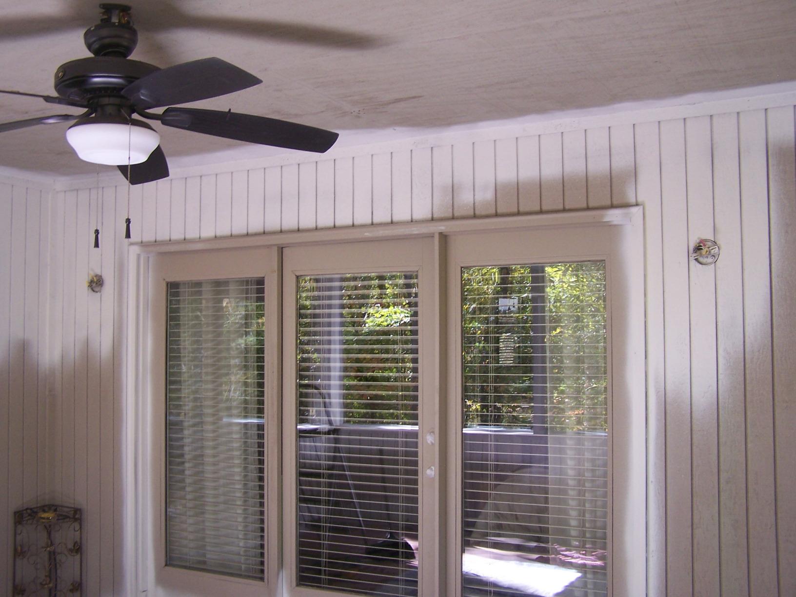 Glidden Interior Paint + Primer: White/White Interior Paint /Heavy Cream, One Coat, Semi-Gloss, 1 Gallon customer photo 1