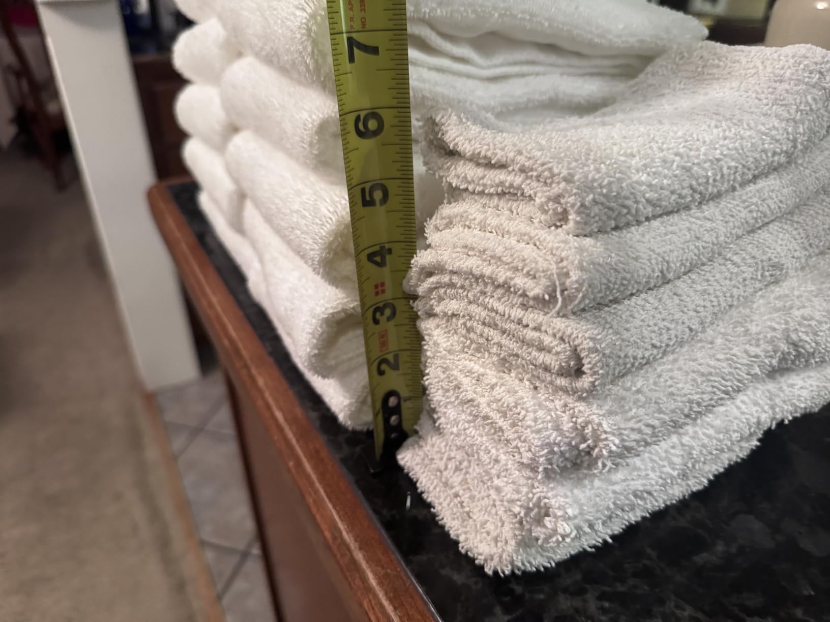 Amazon Basics Soft and Thick Cotton Hand Towels for Bath, Kitchen, Gym, 16 x 26 in, White, 12-Pack customer photo 2