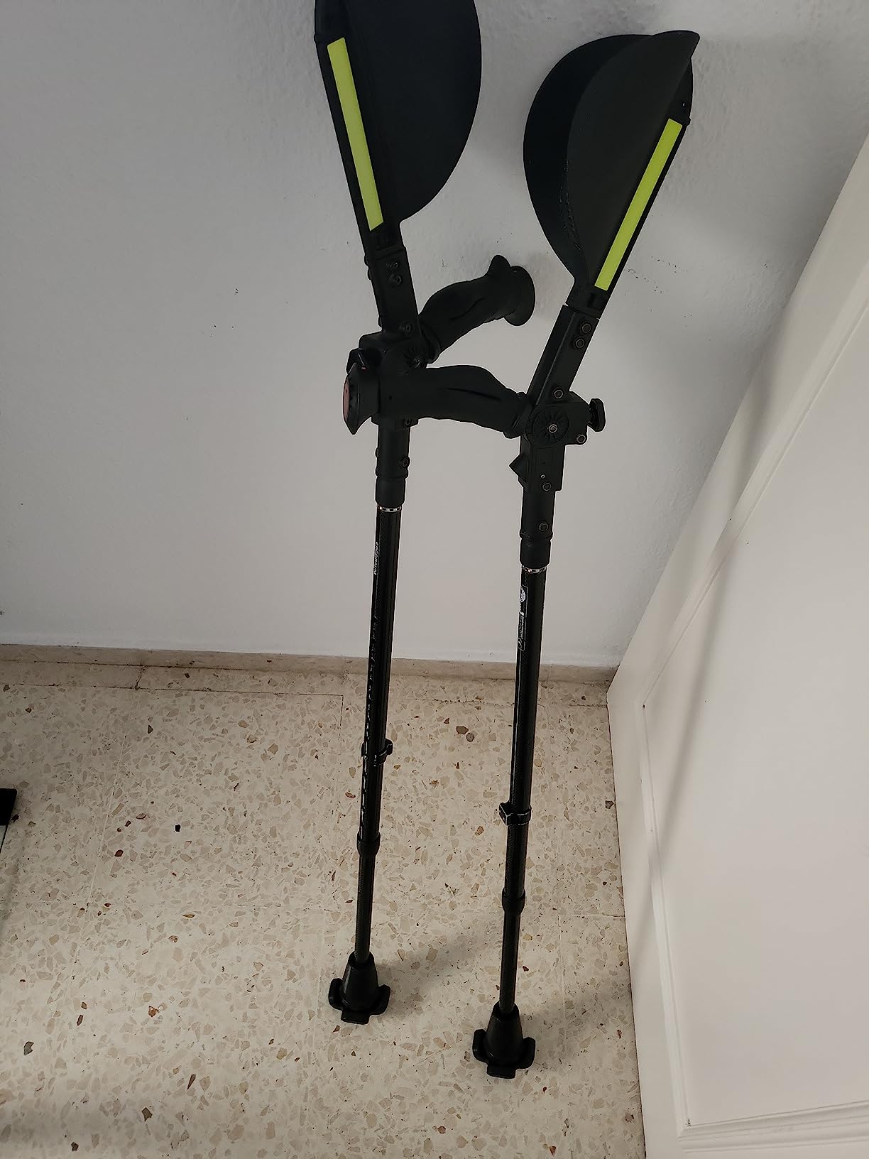 Ergobaum 7G Forearm Crutches for Adults (1 Pair-2 Units) - Ergonomic, Foldable with Shock Absorption, LED Light & Knee Rest | Adjustable 5'-6'6